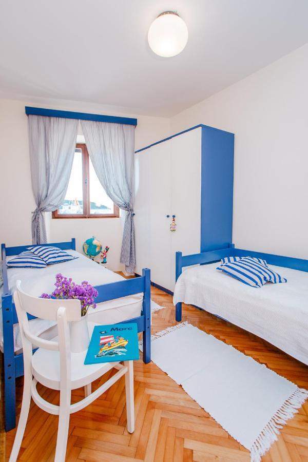 וויס Apartman Uz More מראה חיצוני תמונה